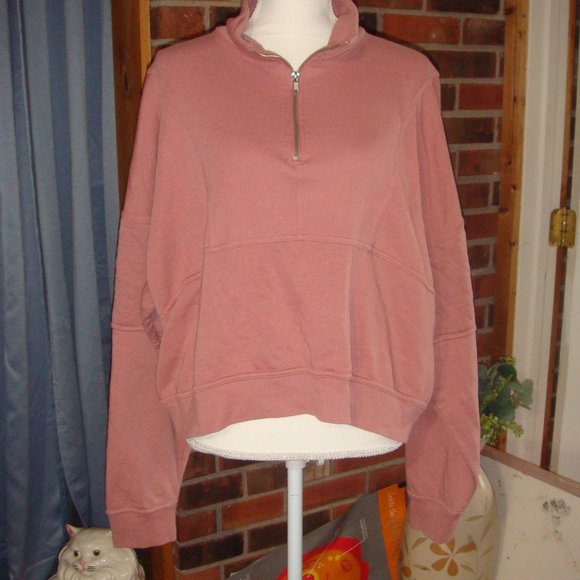 Wild Fable Quilted Sleeve Quarter Zip Sweatshirt